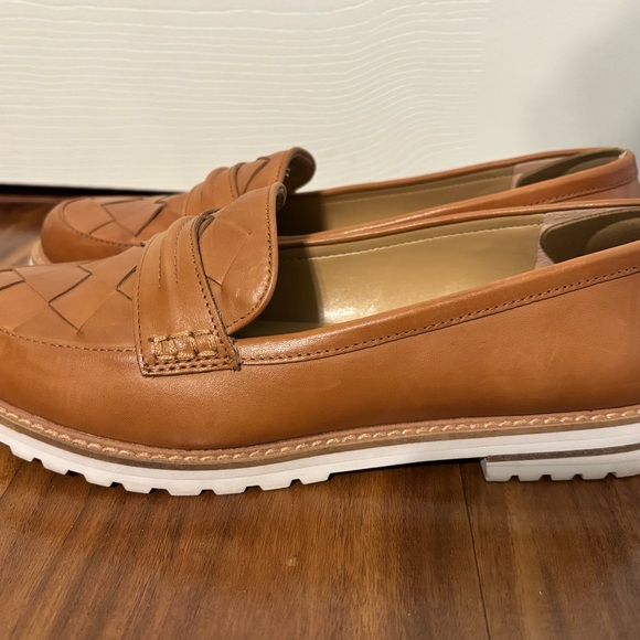 Talbots Women's Tan Loafers Size 8.5 - Picture 5 of 8